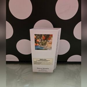 5/$25✨️MM Never-ending Summer EDT SAMPLE✨️